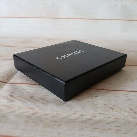 Authentic CHANEL Gift Box Small Wallet Black White Luxury Designer Felt Packing - Picture 4 of 12